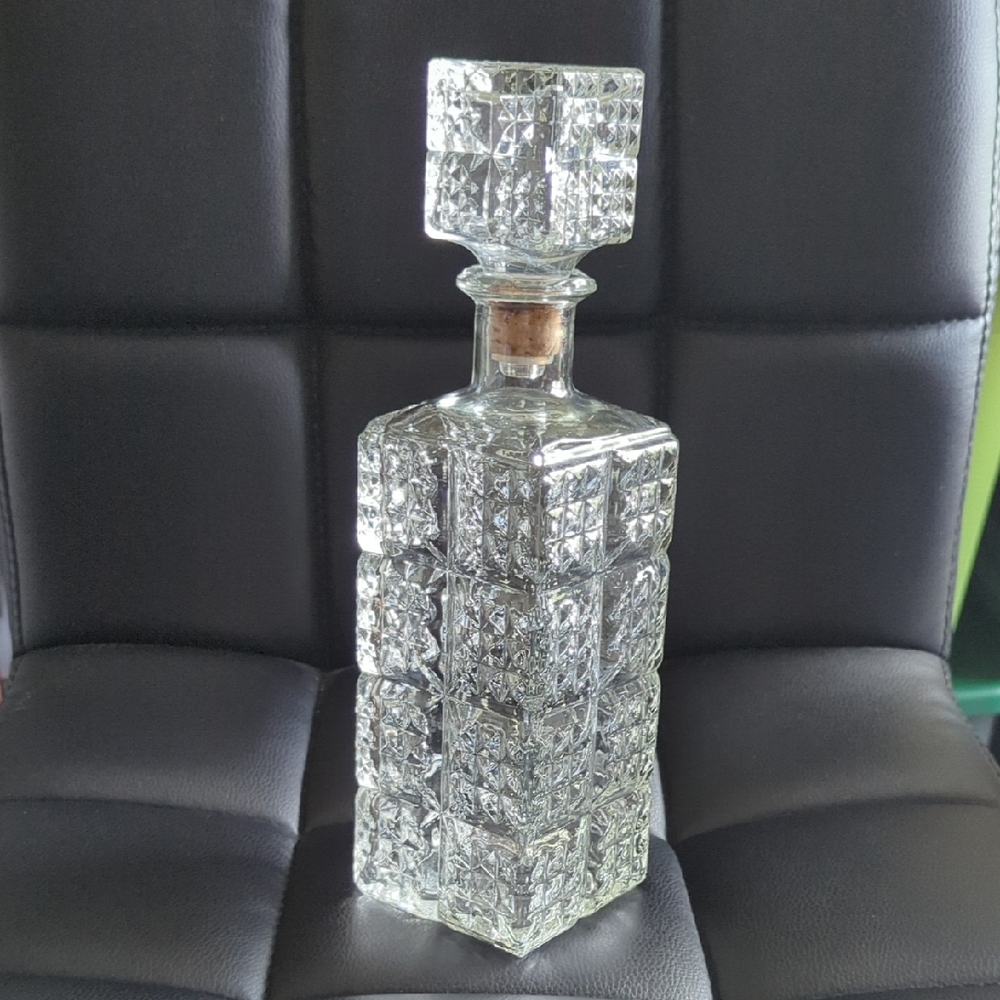Vintage Elegant Clear Glass Decanter